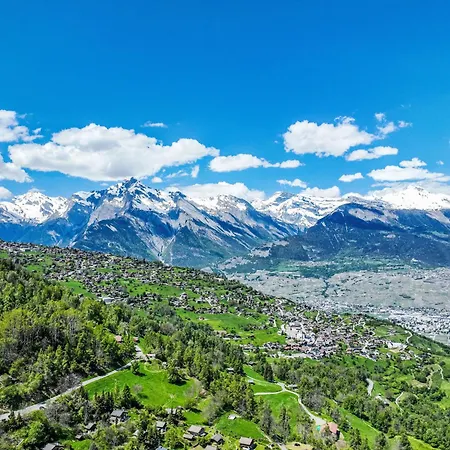 Eden Roc 53 Apartment *